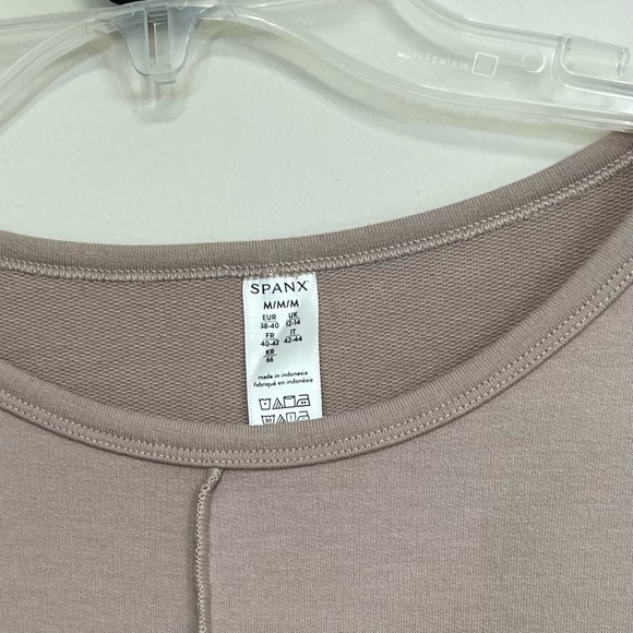 SPANX Women's Relaxed Sweatshirt in Soft Taupe ~ Sz Medium ~ Casual - Picture 8 of 11